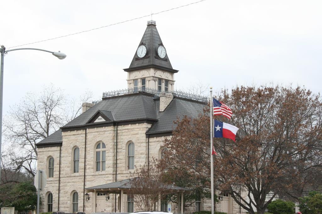 Holiday Inn Express Glen Rose By Ihg Экстерьер фото